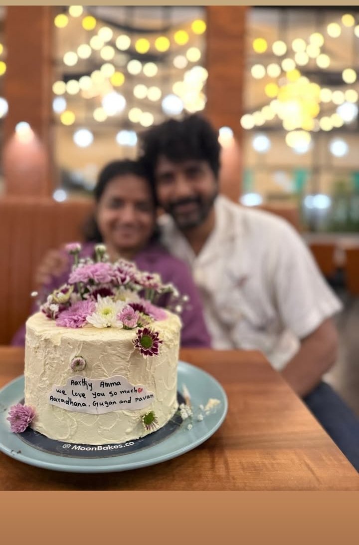 A little celebration, a lot of love 💐🍰
Full filled birthday with his cute family moments ❤️😀😻❣️💫🥳

#Sivakarthikeyan
#aarthisk