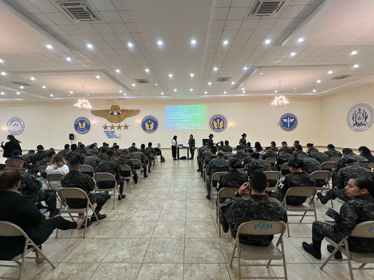 #NoticiasFAH || La Fuerza Aérea Hondureña a través del Departamento de Derecho Humanitario, llevó a cabo la sexta jornada informativa con el tema "Hacia una Cultura de Paz, Previniendo la Violencia Contra las Mujeres".

Se contó con la participación de miembros de las diferentes