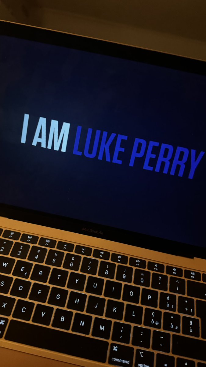 StarGrrrl's tweet photo. Il documentario su #LukePerry, il 15 novembre su Sky e NOW.
L’ho visto in anteprima 👇🏻

https://t.co/QRSSSxuksu https://t.co/aX84o3wUKY