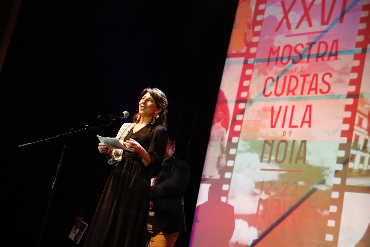 📽️ O Coliseo Noela acolleu a inauguración da 26ª edición de <a href="/NoiaCurtas/">MostraCurtasNoia</a>, organizada co apoio da <a href="/Depucoruna/">Deputación da Coruña</a>.

🗣️ Sol Agra destacou que "este festival segue a medrar grazas á calidade da programación" que inclúe a proxección de máis dun cento de curtas.

ℹ️ dacoruna.gal/novas/ficha-no…