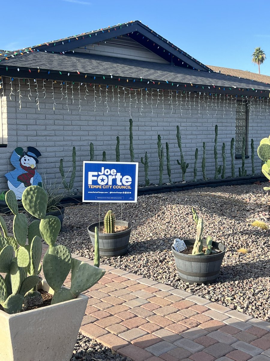 Forte4Tempe's tweet photo. 🚀 Joe Forte for Tempe City Council yard signs are POPPING UP everywhere!  

Want one? Fill out this quick form &amp; we’ll deliver ASAP! 👇  
https://t.co/V90XGzLEDr  

#Forte4Tempe #GoWithJoe #TempeProud https://t.co/e42XI68GQr
