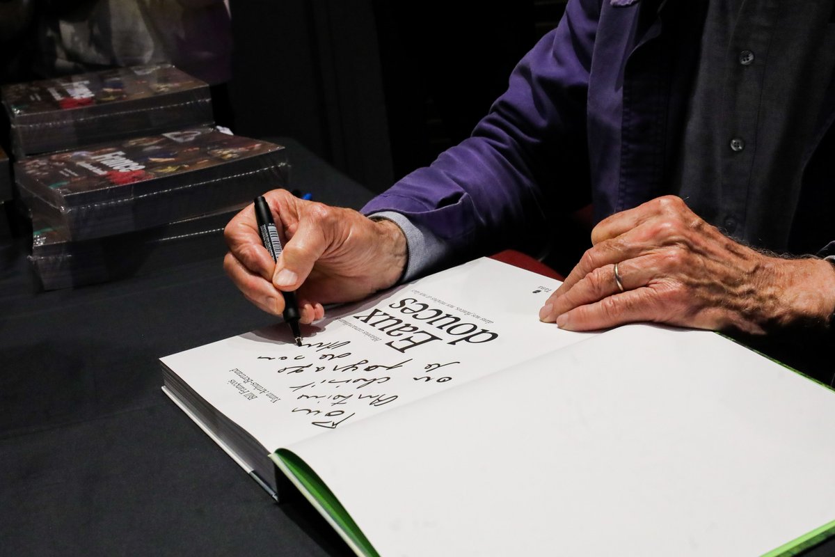 🎬 Yann Arthus-Bertrand était à #Arras pour présenter son documentaire « France, une histoire d’amour » à l’<a href="/ArrasFilmFestiv/">Arras Film Festival</a>  🎥
Des portraits sensibles de celles et ceux qui font la France d’aujourd’hui. #ArrasFilmFestival