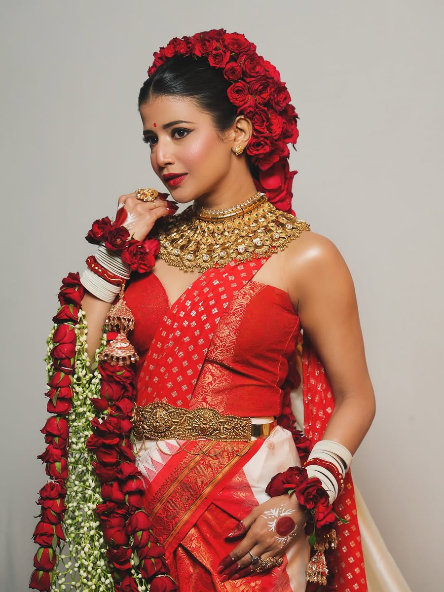 TeamSamridhiiFC's tweet image. *******TREND BOOSTER******

Quote your favourite caps of Samridhii 

HBD SAMRIDHII SHUKLA