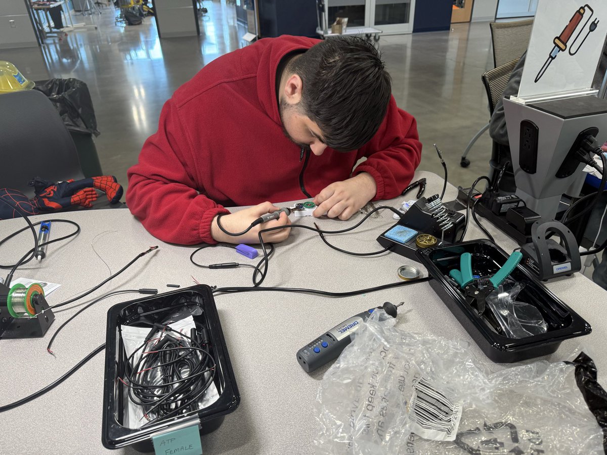 🧸The Adaptive Toy Workshop kicks off today and continues tomorrow here at  @ther2i2edge! In collaboration with @UofSC's Assistive Tech Program,  students and staff are teaming up to adapt toys and create joy, image size:1200x900