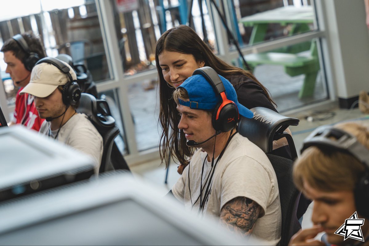 ZhennCS's tweet photo. ❤️Appreciation post❤️

To the love of my life and my #1 cheer leader, this year of travel and competition has been the best year of my life, knowing you have my back win or lose is what give me the confidence to keep going. I love you so much babygirl 😘 @emarrocha 

Photo: @muenstergg