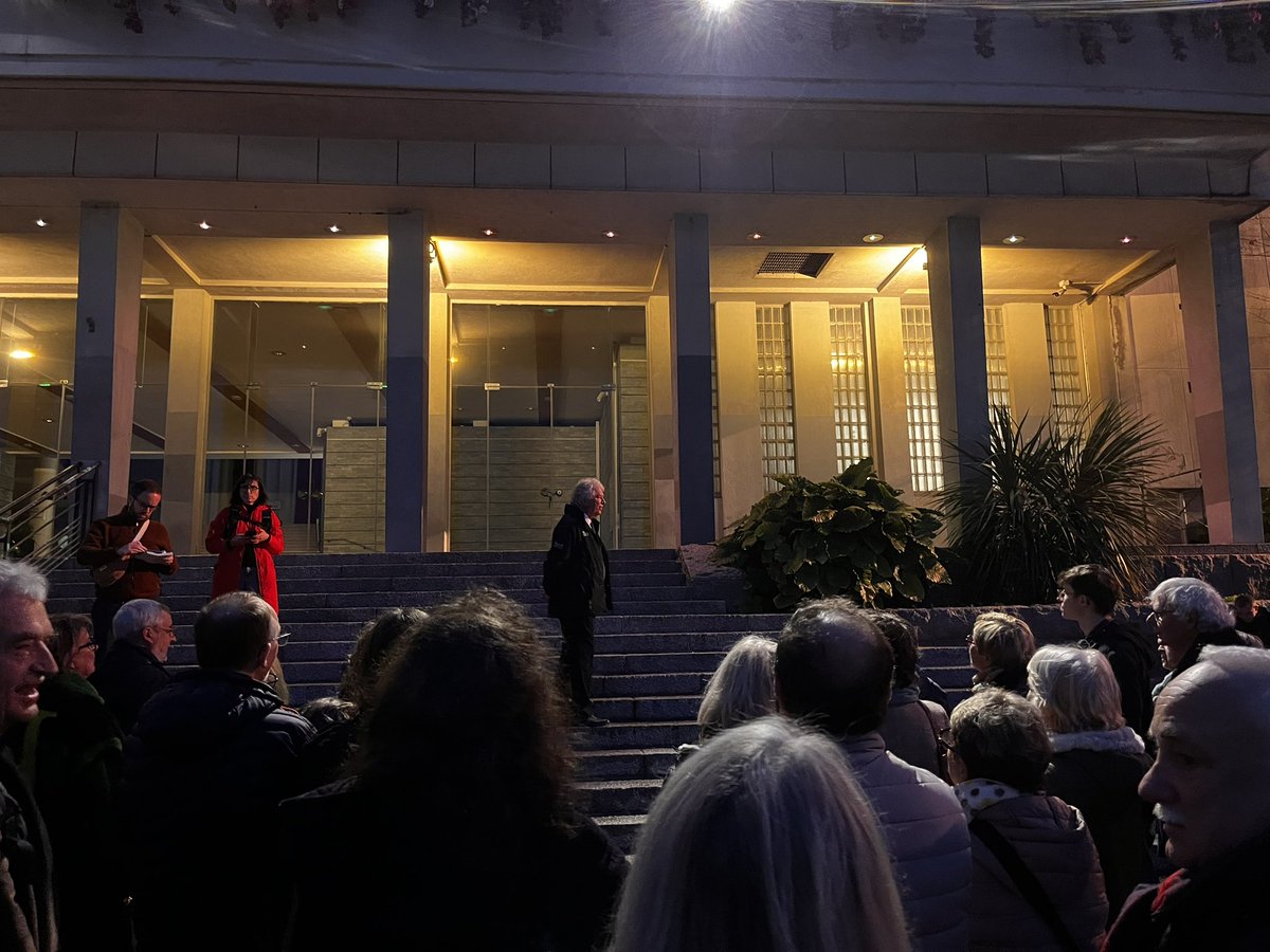 🕯️ 10 ans après le 13 novembre 2015, Brest se souvient.
Hommage aux victimes et pensées aux familles et proches.
Que la mémoire nous rappelle l’importance de la solidarité et de la paix.