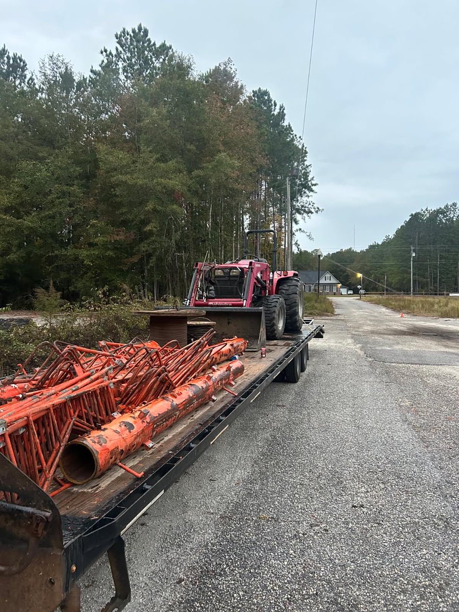 Great work to Todd Carlton of Carlton Structural Services, our team &amp; their commitment to safety. Mast removal. Last up, dropping the pole and de-rigging cables to wrap things out. 

Site ID: 5449
Latitude: 33.491685
Longitude: -111.640694
G: 122’
AGL: 827’
AMSL: 949’