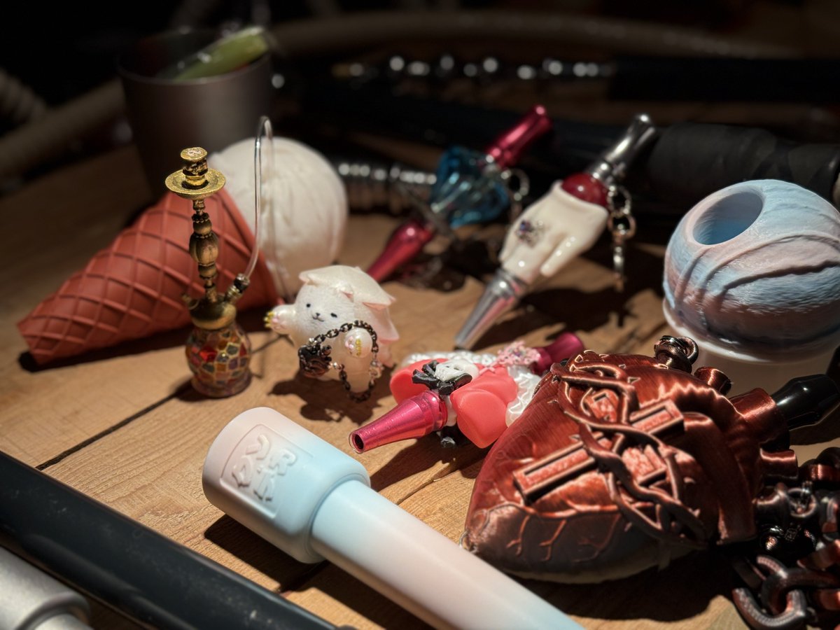 イエティはクソデカなマウスピースの群れに囲まれてしまった！