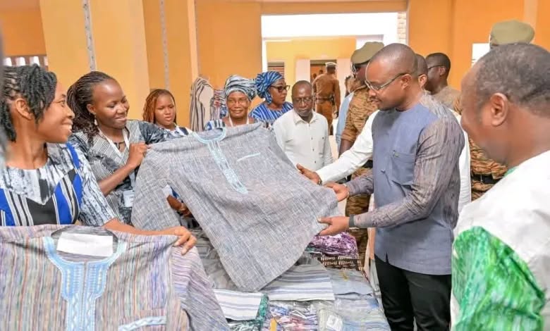 #BurkinaFaso : Un #centre pour booster l’#artisanat du #coton

 #valorisation #coton #orblanc #cnatac #artisans

PLUS DE DÉTAILS ICI 📷
agratime.com/burkina-faso-u…