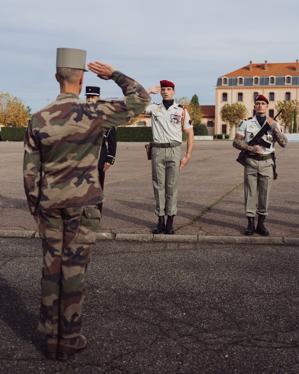 Le général de Richoufftz, commandant l’<a href="/ecolegenie49/">École du génie</a> a visité le #17RGP.

Seul régiment du génie aéroporté, le 17e RGP a présenté ses savoir-faire et son matériel. 

💥 Toujours prêt à être déployé sur court préavis.