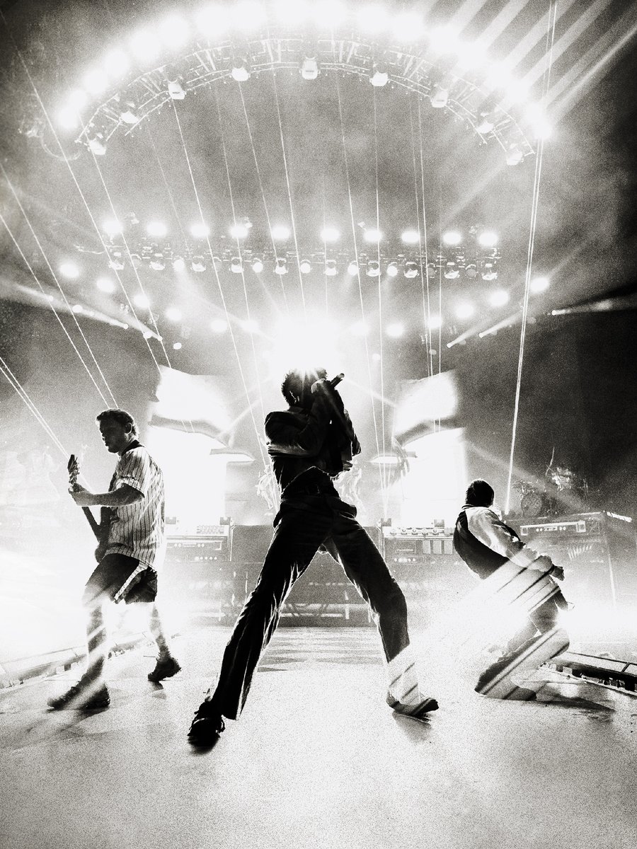 Bring Me The Horizon tweet media