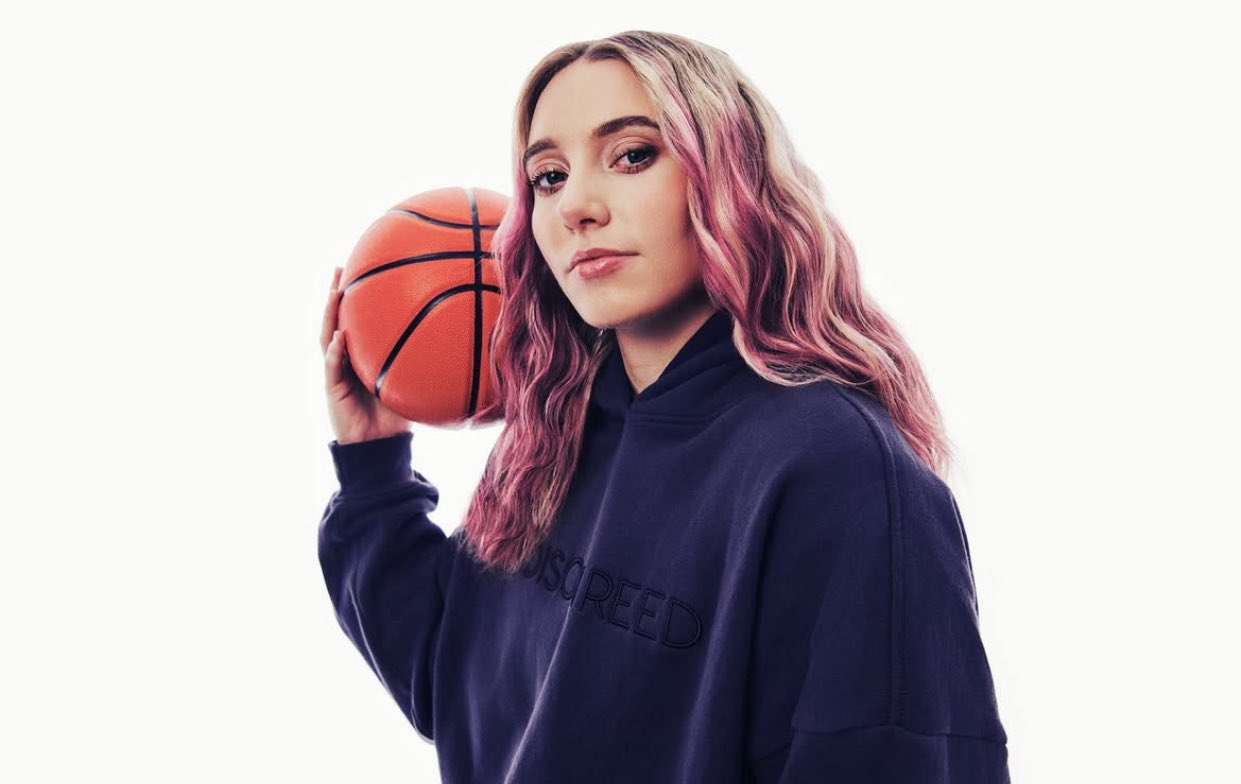 NBA Veteran Welcomes Bueckers to 'VIP' Event as First WNBA Star