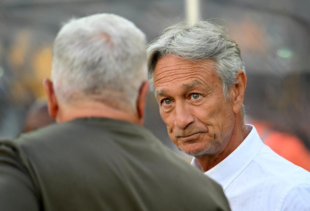 <a href="/Mashora_B/">Goat breeder 🐐 🇿🇼</a> <a href="/SizweDhlomo/">Sizwe Dhlomo</a> Siz will tell you he owns 51% of Zimbabwe unye nyi