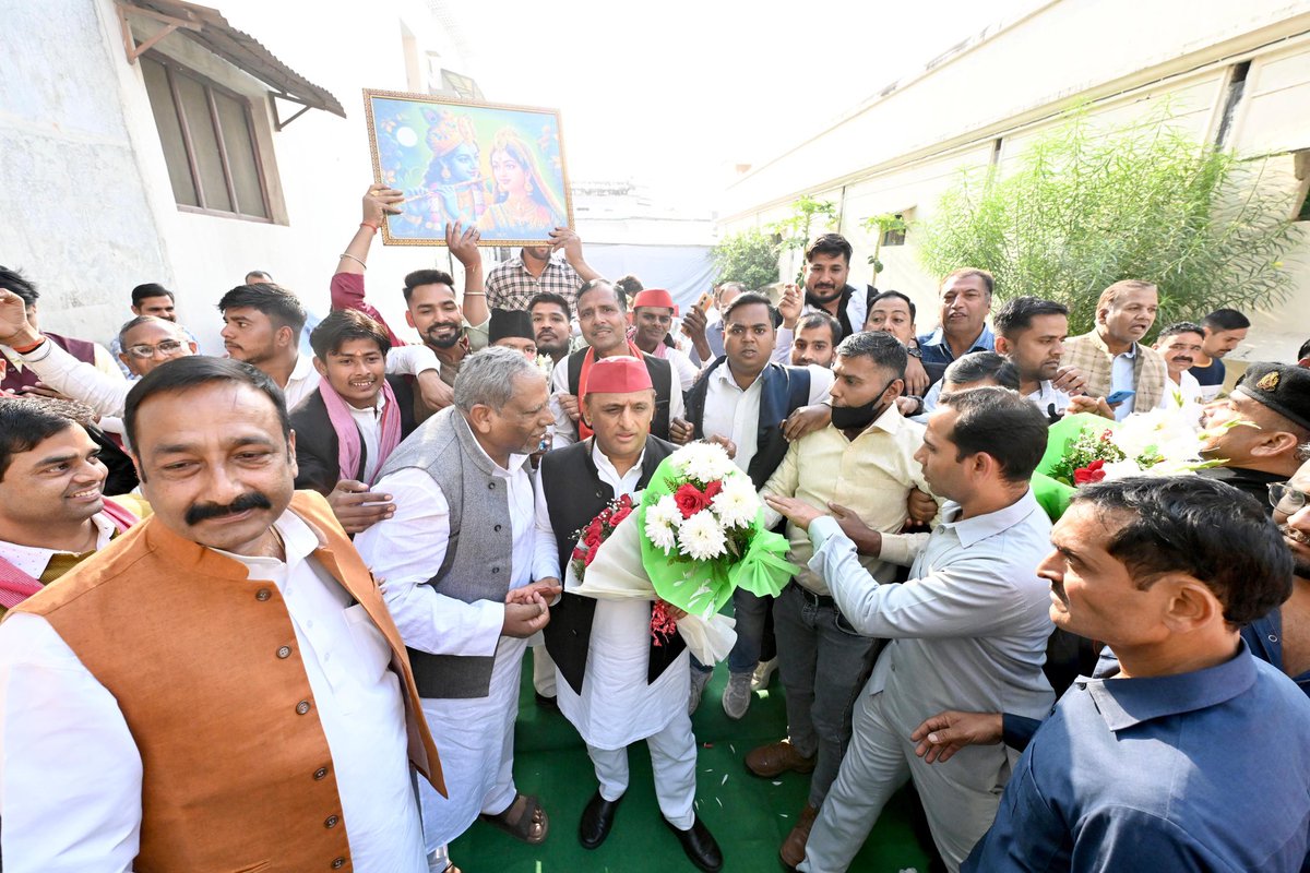 yadavakhilesh's tweet photo. https://t.co/yiPyal7qyn