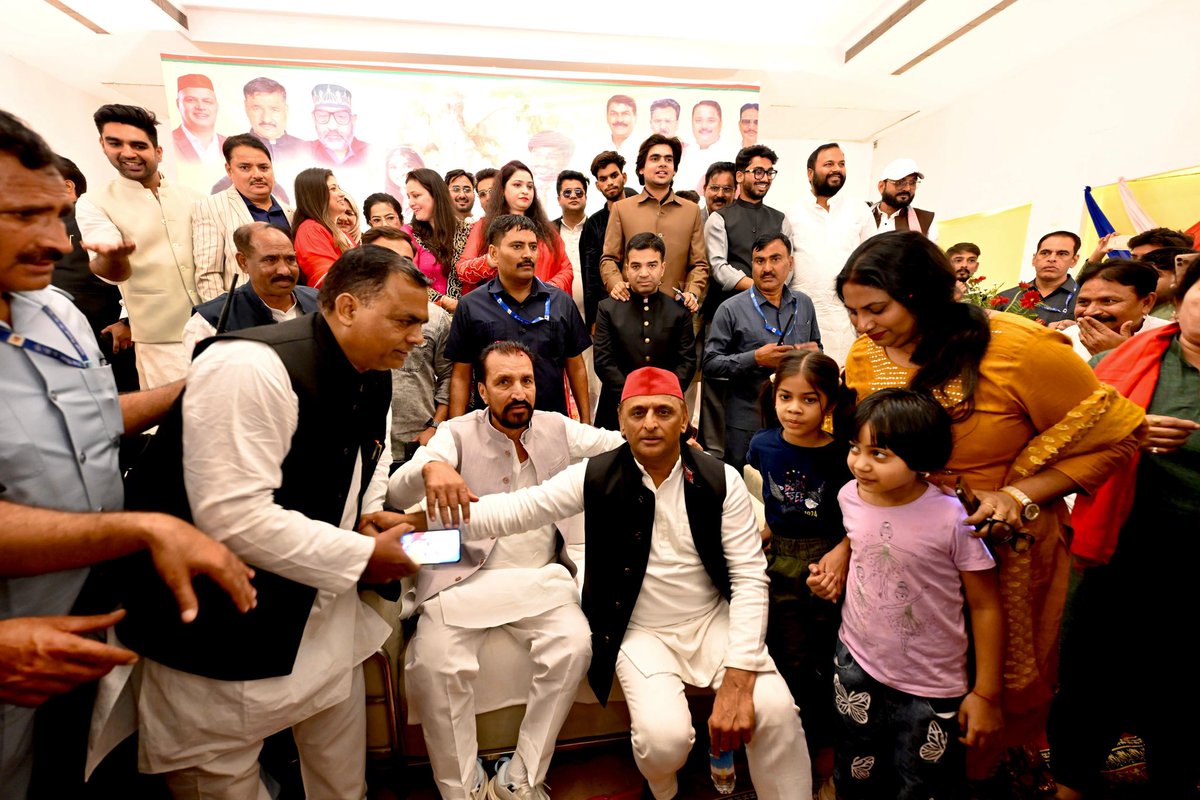 yadavakhilesh's tweet photo. https://t.co/cZkVJbWtJV