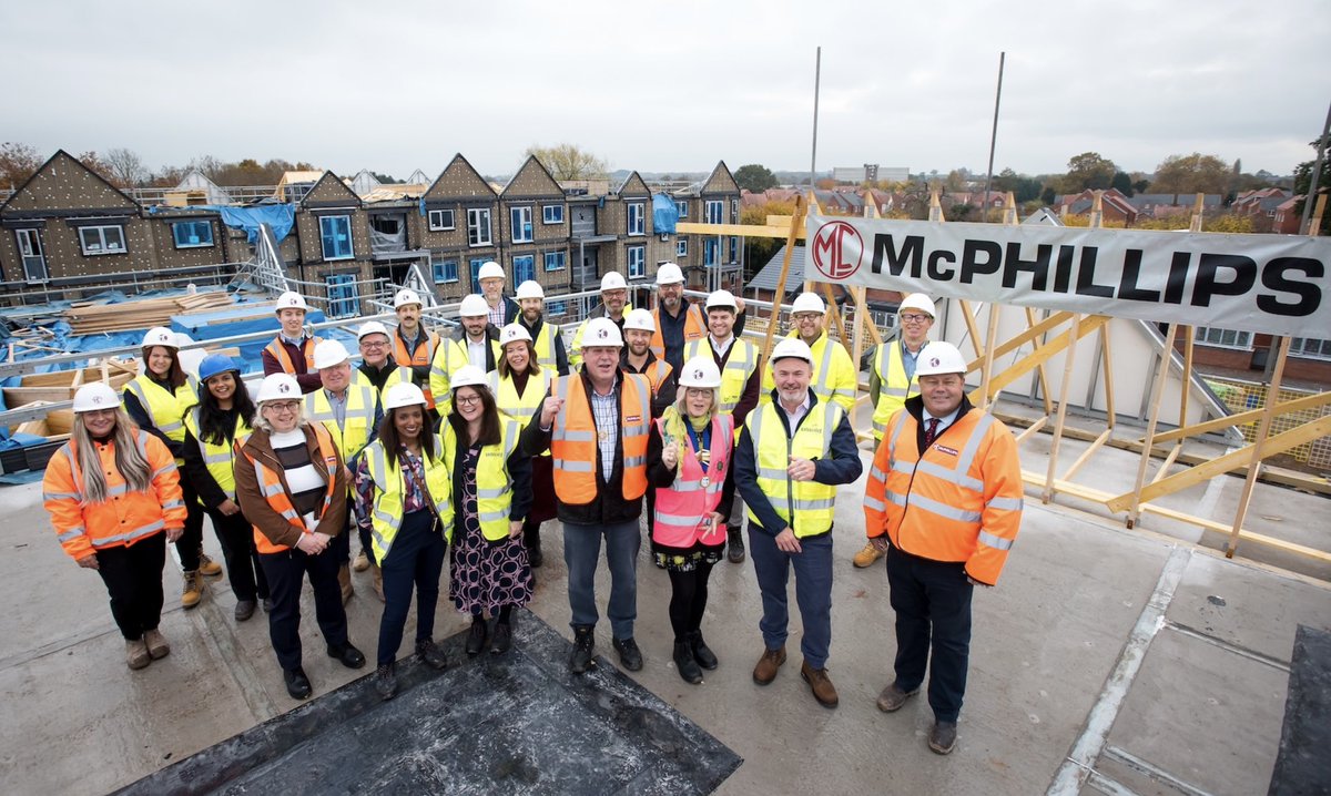 allaboutnewport's tweet photo. #News: Celebrating Newport's Future Sundew Court Topping Out….

Read more👉 https://t.co/fbl8v6uJjJ

#allaboutnewport #sundewcourt #McPhillips #construction #untoldliving https://t.co/80WEcyRqTs