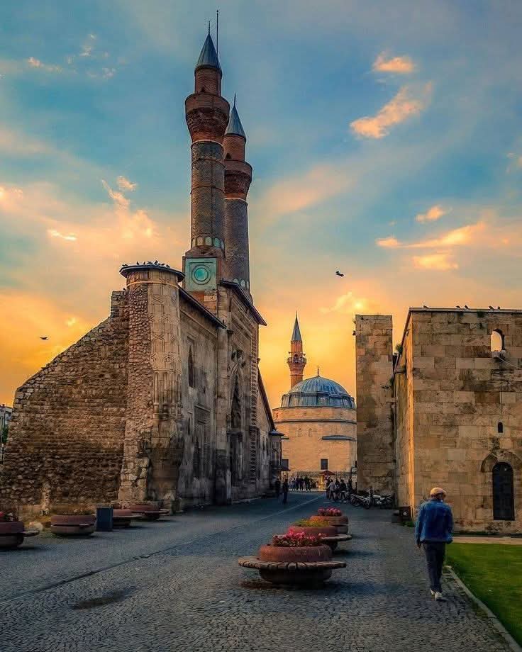 Hayırlı #Cumalar Diliyorum.

Allah'ın selamı rahmeti, bereketi, mağfireti üzerimize olsun.