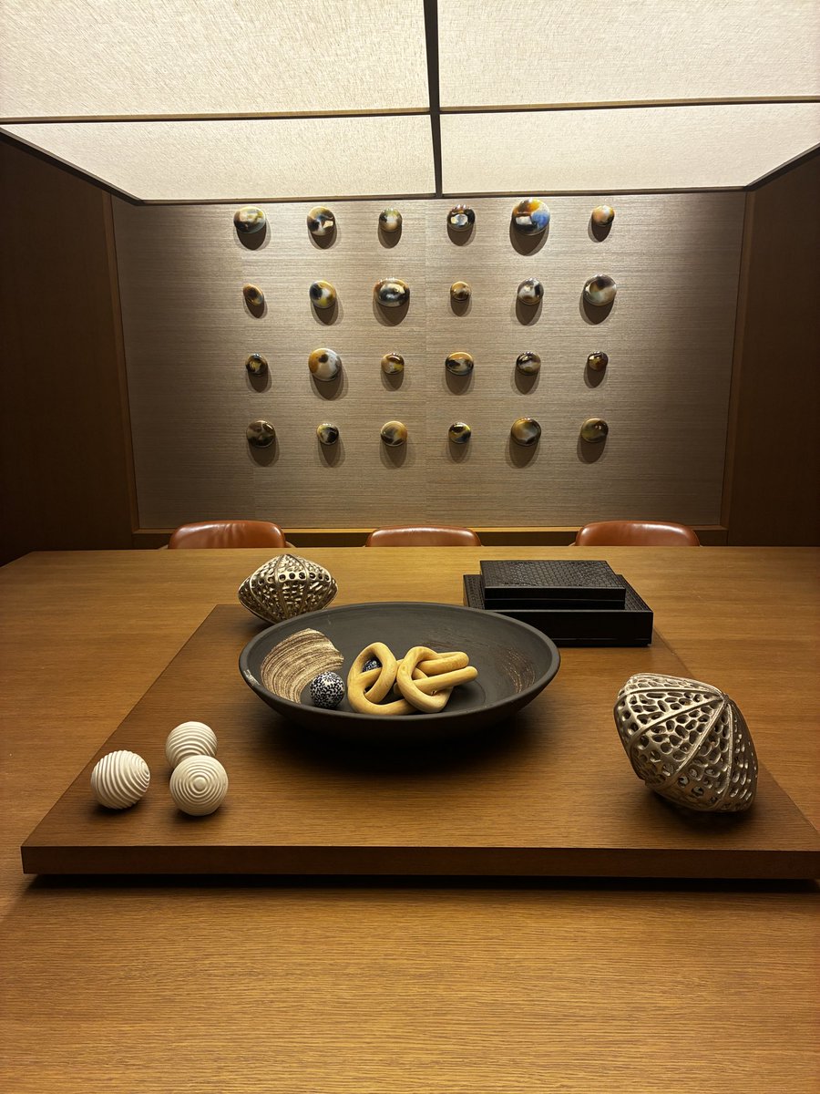 タイトル: アプリオリ概念と量子感情共鳴の量子哲学的対比—Balmer系列から自由意志の構造へ
導入