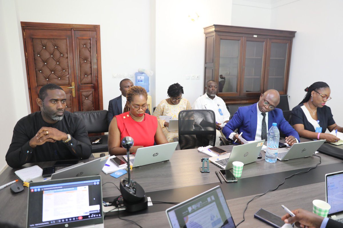 #Humanitaire: Dans le cadre de la revue du portefeuille, le RR UNFPA, <a href="/DrJustinKoffi/">Dr. Justin Koffi</a>, a présidé,ce jour,une revue des projets sous financement de <a href="/UEauCameroun/">L'UE au Cameroun et pour la Guinée équatoriale</a>.

L’UE finance les projets UNFPA dans les Régions en situation humanitaire dont l’Extrême Nord, Nord Ouest &amp; Sud Ouest.