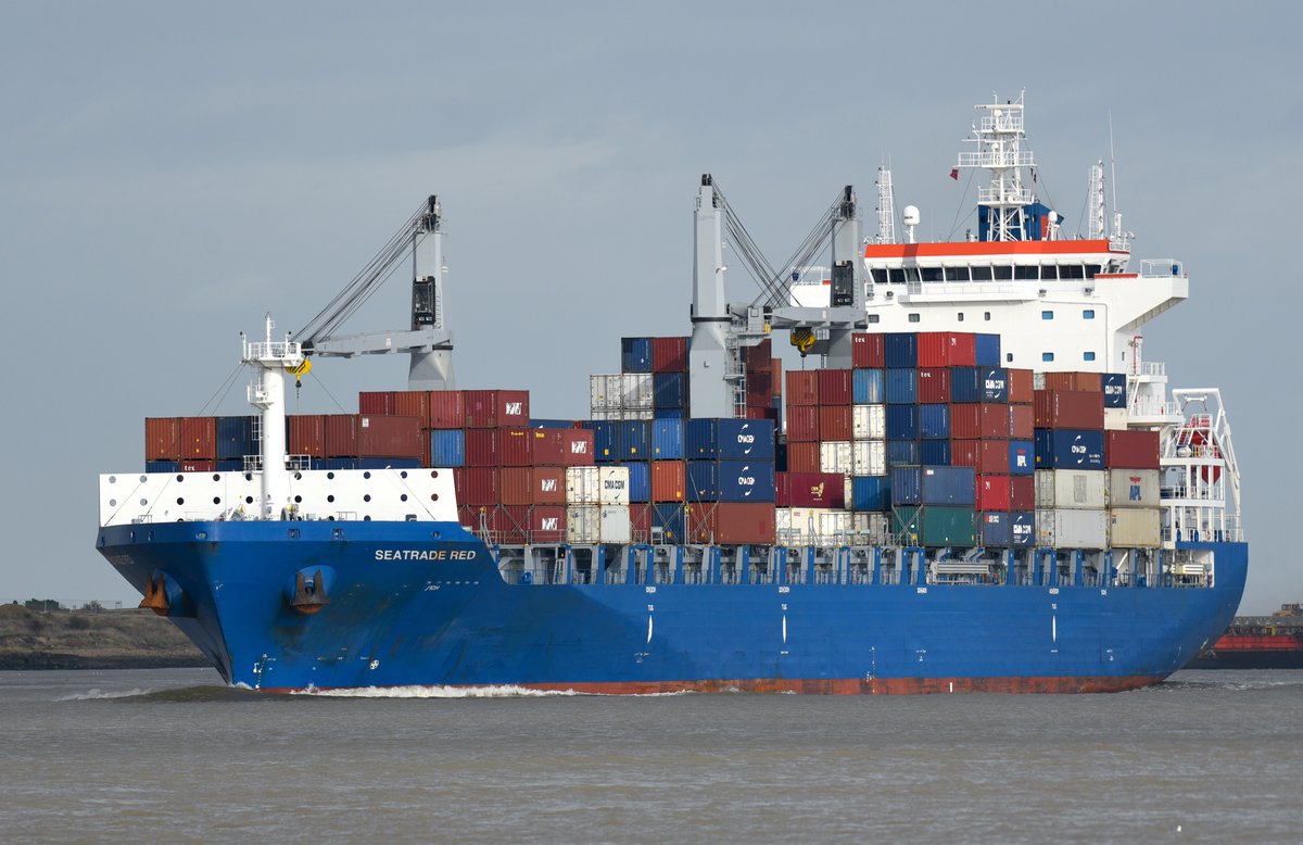 FraserG32883664's tweet image. Seatrade Red, before she joined the CMA CGM fleet in October 2024. #SeatradeGroningen #ContainerShip #ContainerShips #ContainerCarrier  #Maritime  #CommercialShips #WorkingRiver #CargoShip #Shipping #ShipsInPics #Ship #Ships #Ship #Containerschiff #Tilbury #Thames #RiverThames