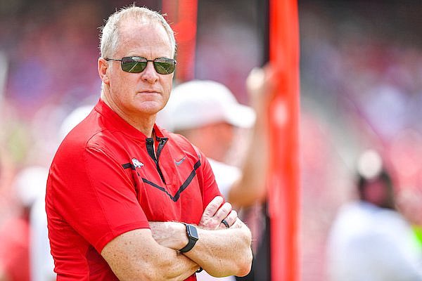 GraysonPierce4's tweet photo. Arkansas Athletic Director Hunter Yurachek is being considered for CFP committee chair, per @CFBHeather. 

Yurachek currently serves on the committee, and the CFP management committee must approve it before it becomes official.

#WPS https://t.co/vPhK2mDO8T