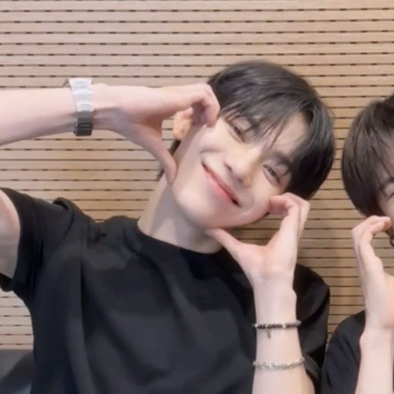 05donggyu's tweet image. he&apos;s so ⋆𐙚₊˚⊹♡⋆𐙚₊˚⊹♡⋆