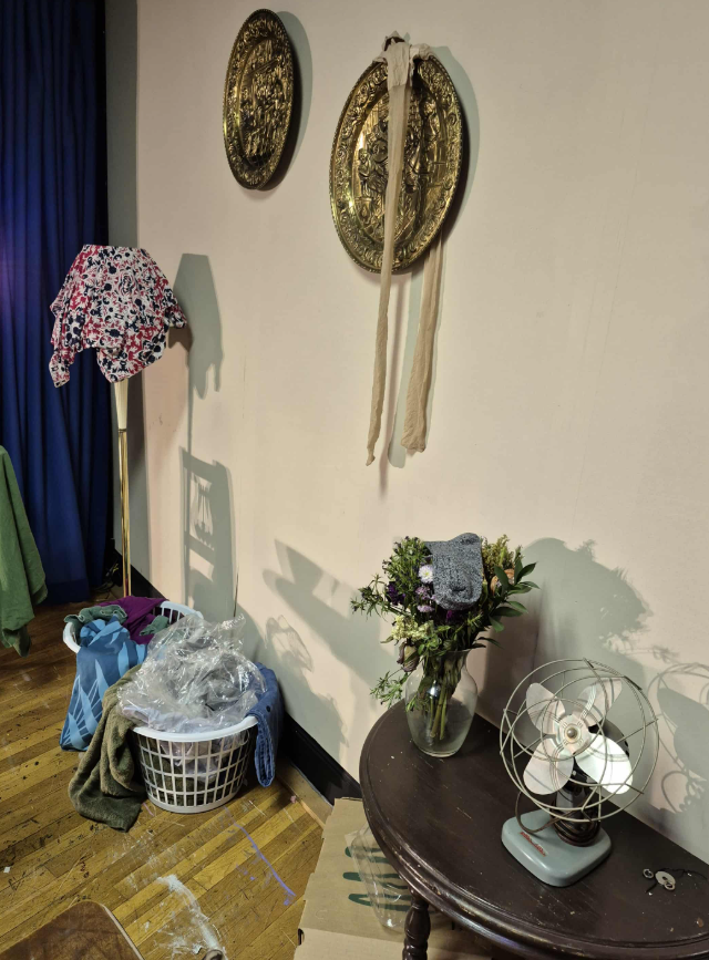 milton_players's tweet photo. What a mess! Oh, wait. That's Olive Madison's apartment. Well, Florence Unger might have an idea or two of how to spruce it up.

Come see 'The Odd Couple: Female Edition' this Sat 7:30pm or Sun 2pm show. Lots of laughs. Directed by Donald Capen.

https://t.co/rXyCPdtRtC https://t.co/neTpQrcUSo