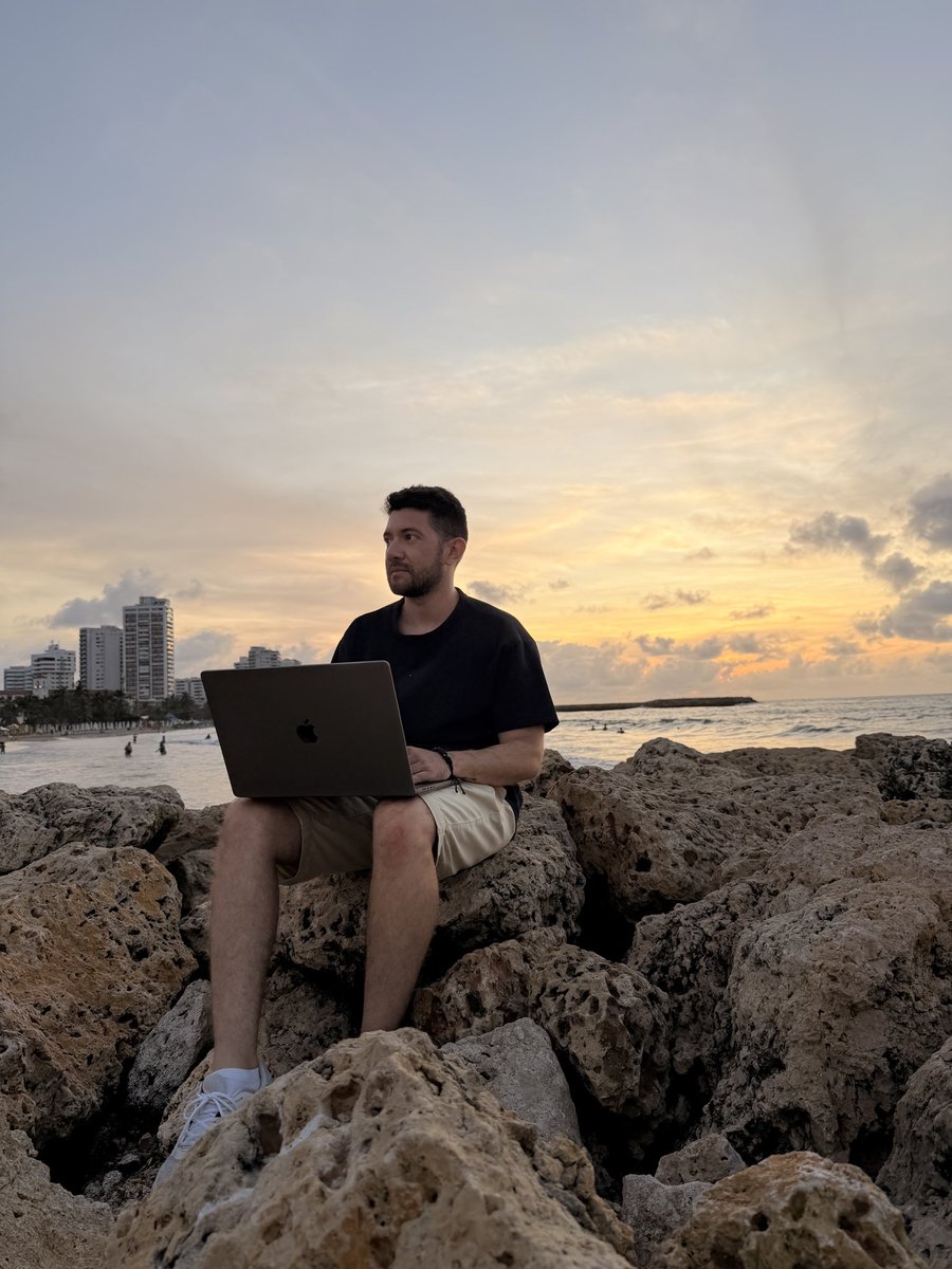 carlsepulve's tweet image. Today’s office

#webflow #web #cartagena