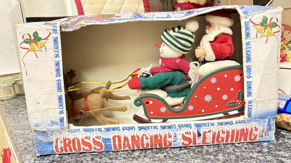 Frogletiscool's tweet image. Yay Christmas 🎅🏻