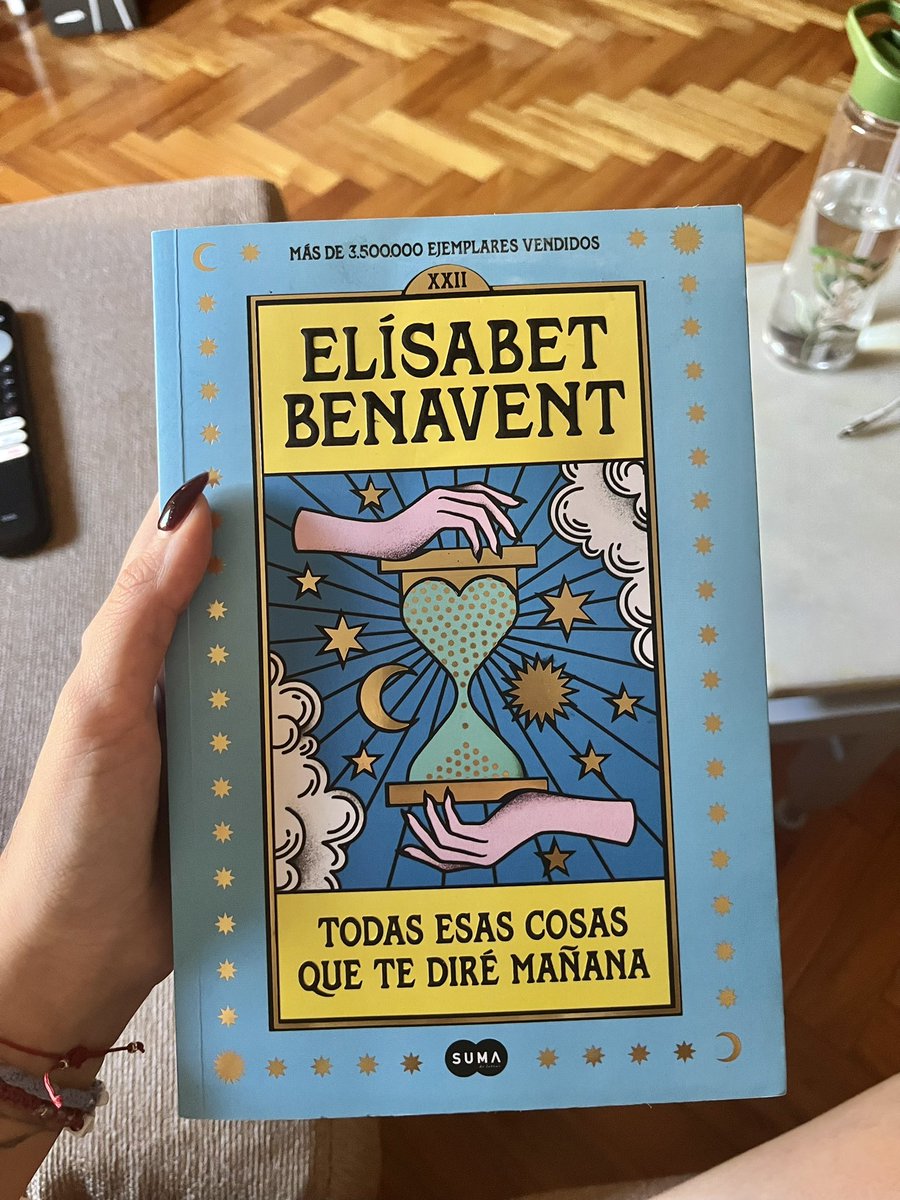 Amigas acabo de terminar este libro… 

Debo reconocer q pensé q iba a ser una historia más sobre amor romántico y sus idas y vueltas pero terminó siendo un ENORME recordatorio sobre lo fácil q es olvidarnos de lo q realmente importa cuando estamos en una relación, y lo fácil