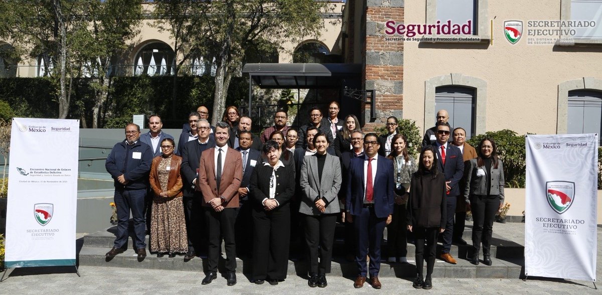 SESNSP's tweet photo. 📊 El SESNSP inauguró el Encuentro Nacional de Enlaces de Estadística Delictiva, un espacio clave para fortalecer la seguridad y la justicia basadas en datos confiables.

En el encuentro se presentaron tres herramientas que transformarán la información delictiva en México:
🟦 Nuevo Registro Nacional de Incidencia Delictiva
🟦 Base Nacional de Carpetas de Investigación (BANCI)
🟦 Registro Nacional de Eficiencia Ministerial (RNEM)

Con estos instrumentos, México consolida un ecosistema nacional de datos más preciso, transparente y útil para diseñar mejores políticas de seguridad.