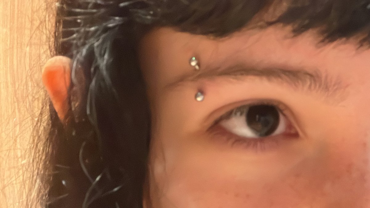 hola le robe el celu a mi novia portense bien