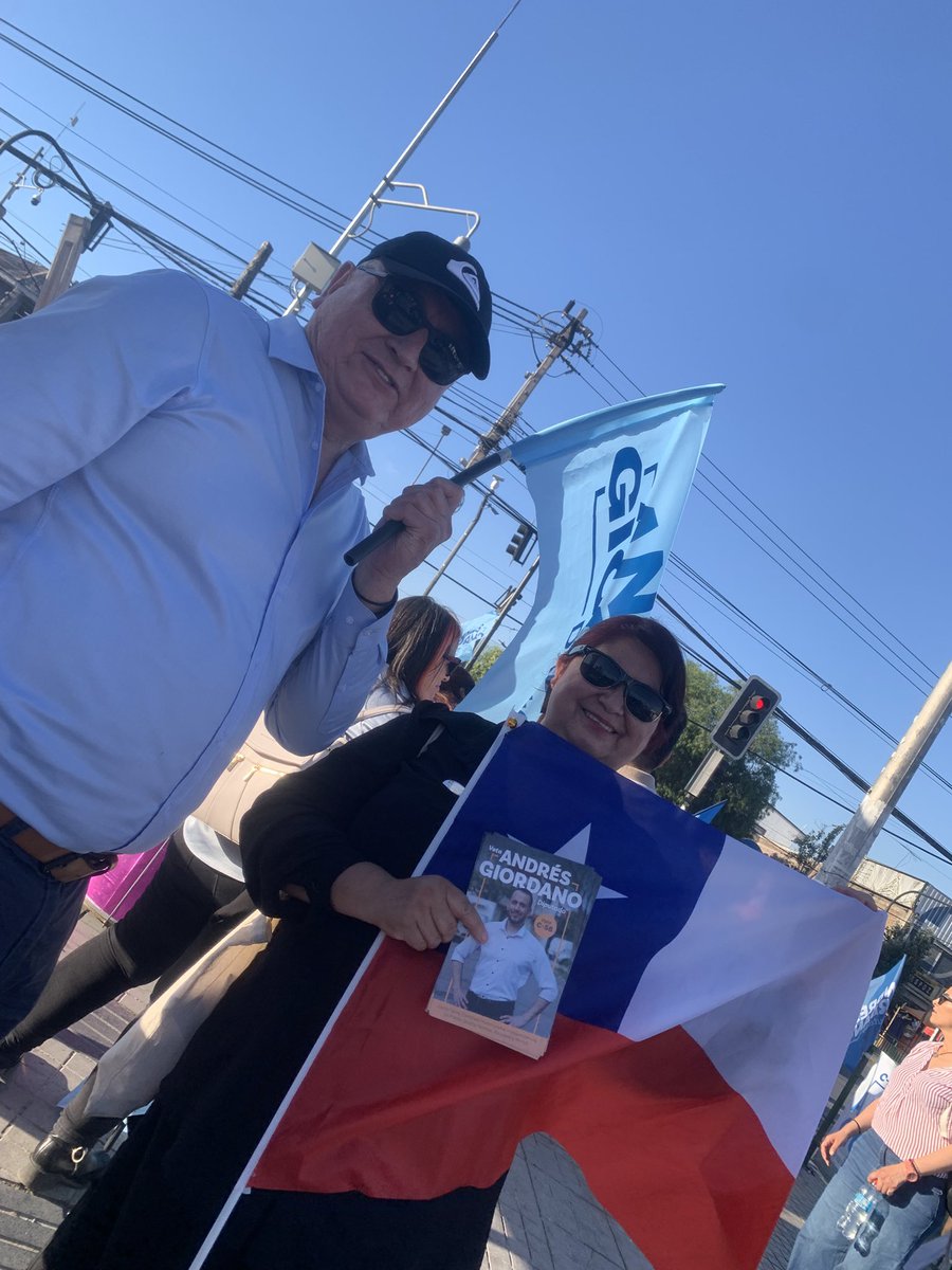 REDUNIChile's tweet photo. ‼️Comando UNI-UTD participó del banderazo en apoyo al  candidato a Diputado @AndresGiordanoS Distrito 9 vota👉C-58
Necesitamos diputad@s que estén comprometidos con las demanda de l@s trabajador@s https://t.co/2r4m8rPVqN