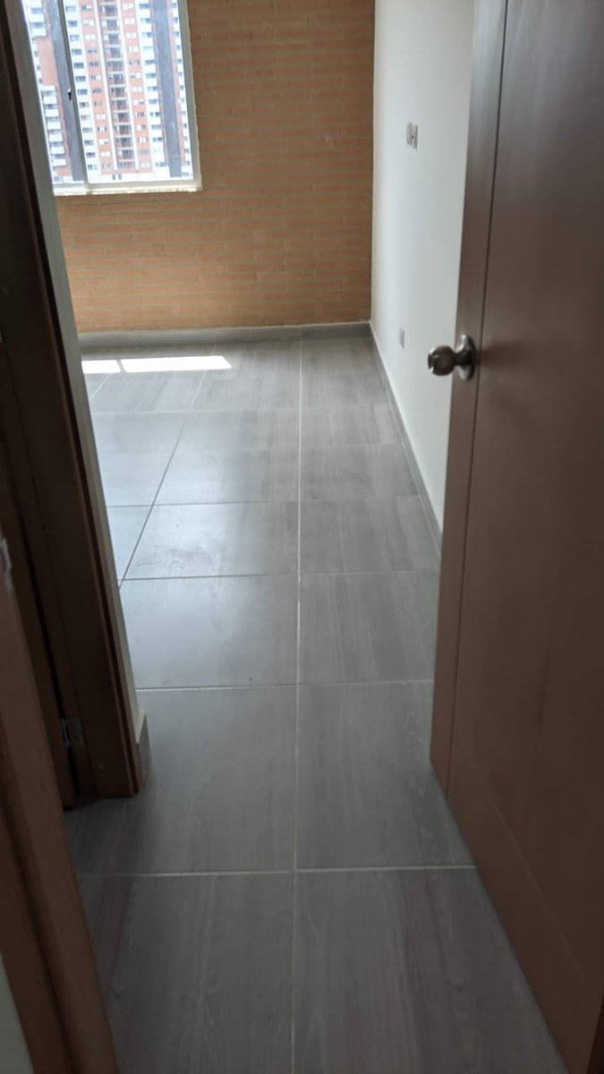 FloresDeLaurel's tweet image. Por razones personales, estamos cediendo el contrato de este apto en Sabaneta a 3 cuadras del parque ppal.

2'600.000 no negociables
Piso 10 en edificio (no unidad)
83 mts²
3 habitac y 2 baños
Super central
Sin parqueadero

Informes 3137007103 o DM
Cualquier RT es cariño