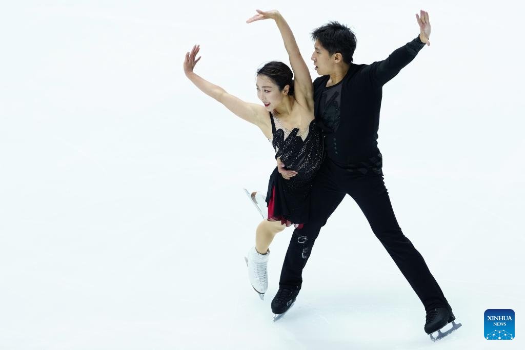 PDOAUS's tweet image. Sui Wenjing (L)/Han Cong of #China perform during the #pairs skating short #program at ISU Figure Skating Grand Prix 2025 in #Osaka, #Japan.
en.people.cn/n3/2025/1107/c…