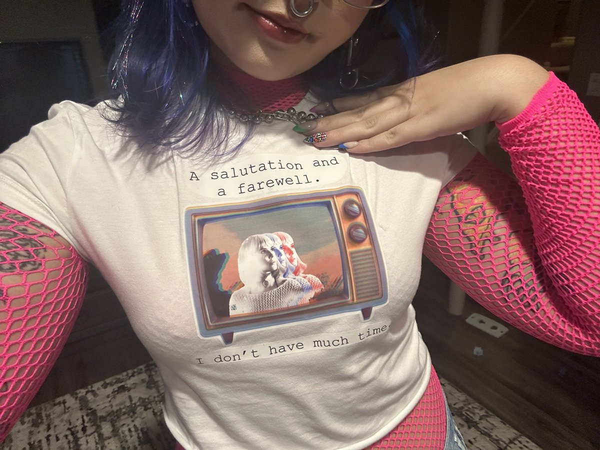 fruitrollups929's tweet photo. shirt via my boyfriend’s graphic design degree and some iron on paper https://t.co/GLAPcUmaGl