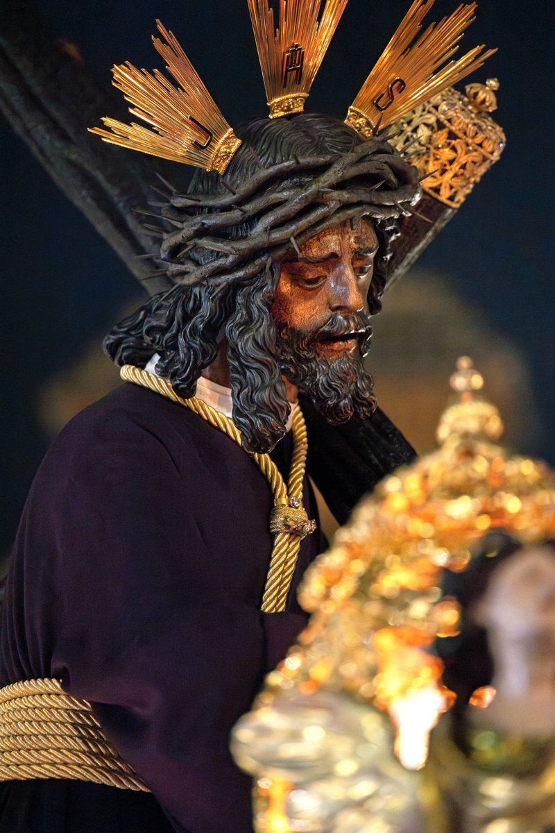 “Nadie fue ayer
ni va hoy,
ni irá mañana
hacia Dios
por este mismo camino
que yo voy.
Para cada hombre guarda
un rayo nuevo de luz el sol…
y un camino virgen,
Dios.”

#viernesdelSeñor 
#jubileo2025