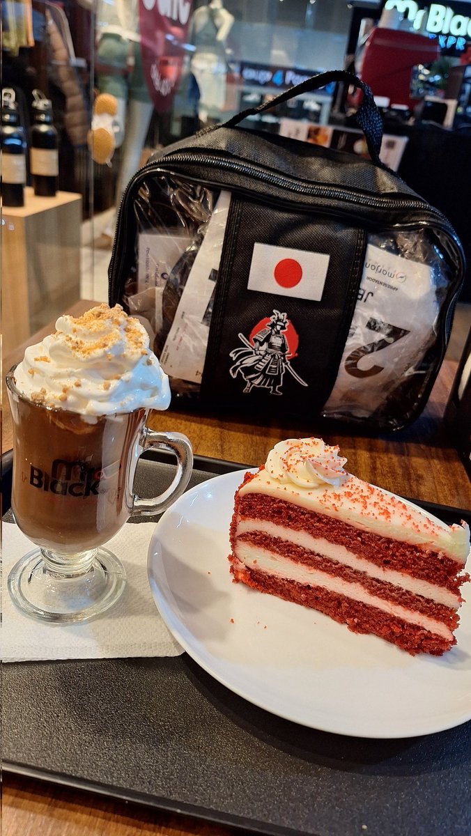 jeehvs's tweet image. entre caos e surtos: um respiro