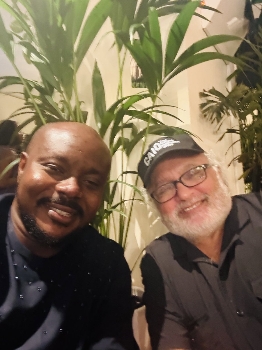 mr_sholape's tweet image. Dinner with my Chief Artificial Intelligence Officer (CAIO) trainer, Professor Kersi Porbunderwalla. And the mentor of Mentors, Professor Obadare Peter, fellow CAIO’s. Great people, impactful conversations.