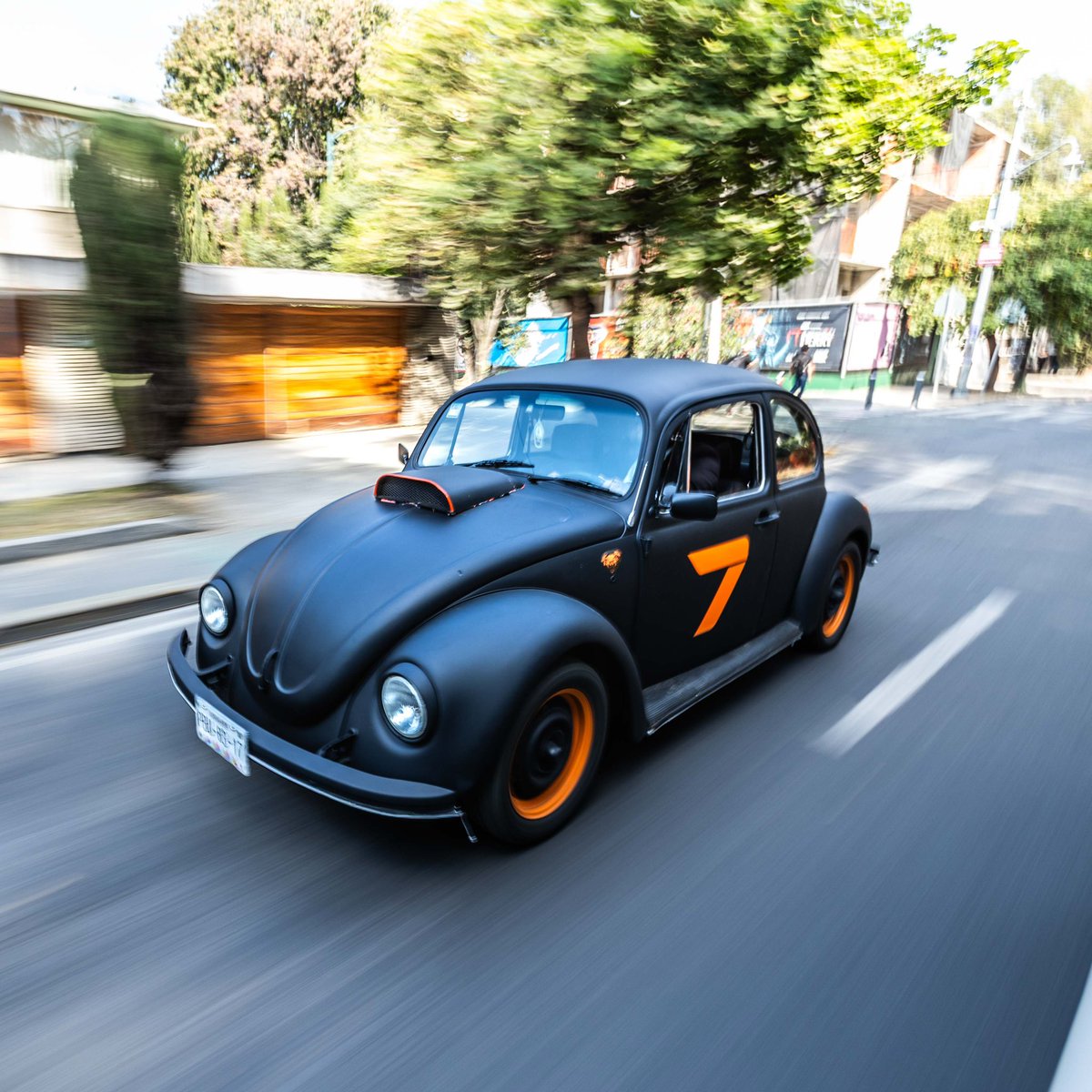 CallofDutyLATAM's tweet photo. ¡El #BO7chitoTour deslumbró las calles de CDMX! 🚕🇲🇽

El vehículo del Replacer recorrió la ciudad acompañado de la comunidad, con dinámicas, regalos y la presencia de algunos de sus creadores favoritos. ¡Gracias por ser parte de esta experiencia única! 🙌 https://t.co/GQTzDbiysZ