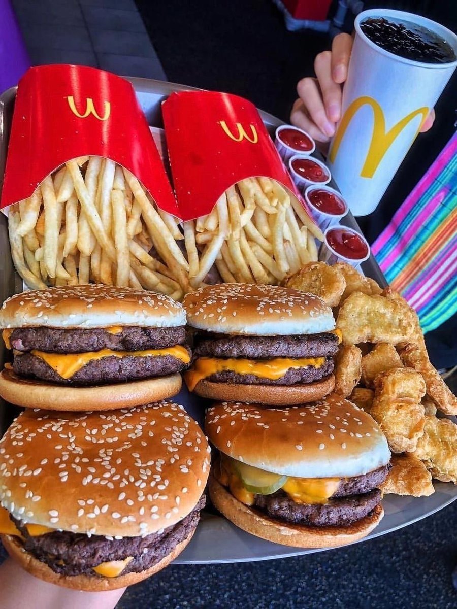 Cuándo será que las HP hamburguesas de queso serán así en Panamá 🙂