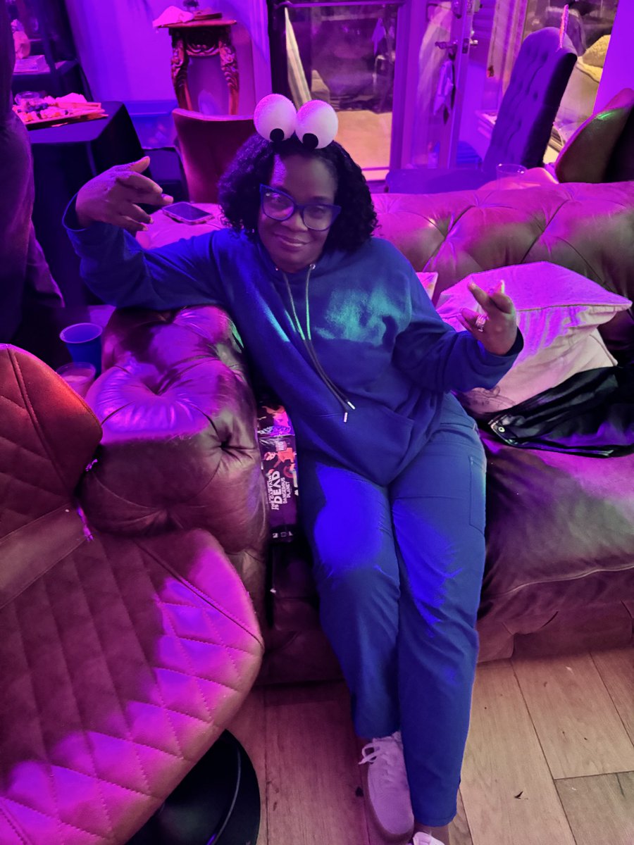 KishaHardy's tweet photo. What’s up @itssweetnlow 🍪 #Halloween2025 https://t.co/eRRhaVfscX