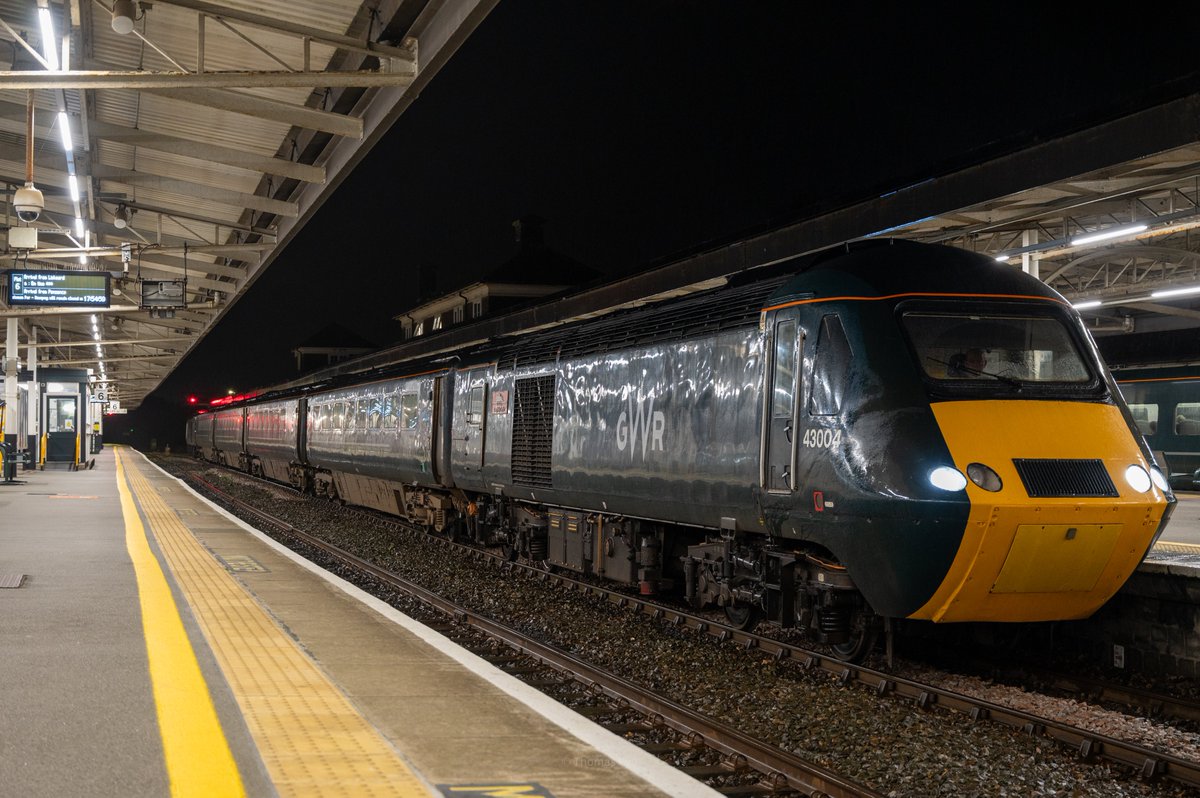 Down the Western Region doing the Castle HST sets.