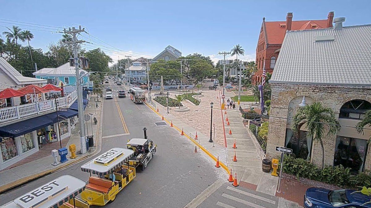 Wrap up your work day with the captivating #4K #timelapse movie from the Clinton Square Pocket Park project in Key West, Florida: buff.ly/XQc8HW2