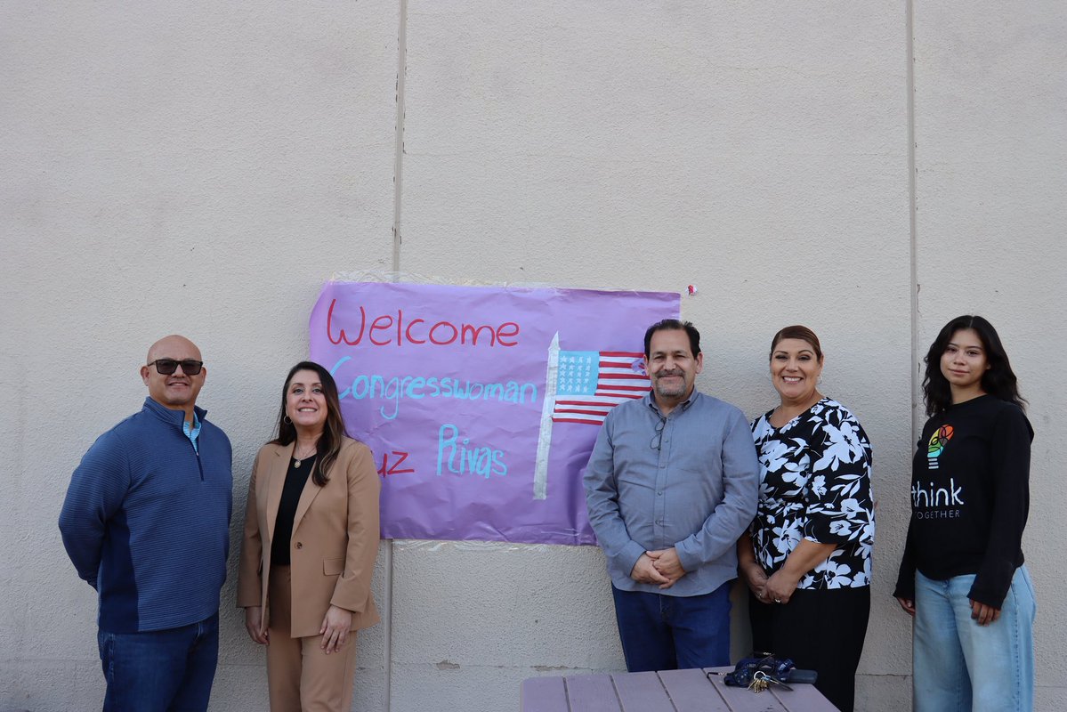 RepLuzRivas's tweet image. I met with leaders at Bert Corona Charter High School in Pacoima to discuss the impacts of the recent cuts in SNAP funding and the increase in ICE raids in our community. 

We are working to ensure that students’ families know that my congressional office is here to provide…
