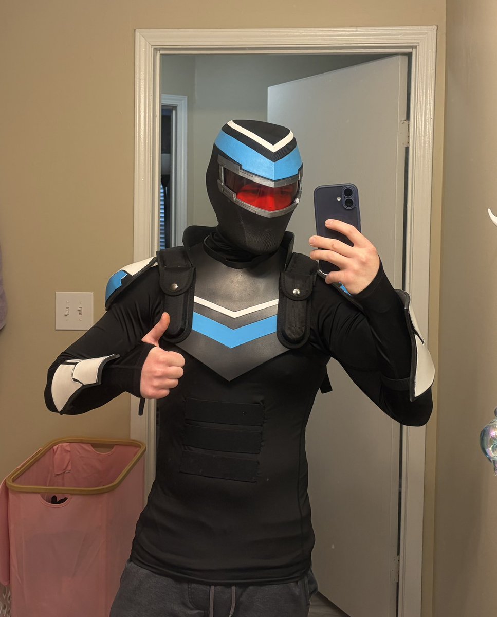 Jake! 🔜 Colossalcon tweet media