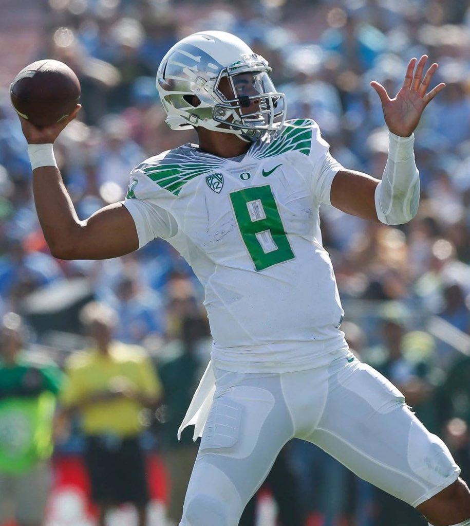 CFBKings's tweet image. UConn’s Joe Fagnano is the first FBS QB to throw for 25 touchdowns and 0 INTs through the first 10 games of a season since Marcus Mariota in 2013.

2025 Joe Fagnano:
• 68.8%, 2,842 yards, 25 TDs, 0 INTs

2013 Marcus Mariota:
• 64.2%, 2,819 yards, 25 TDs, 0 INTs