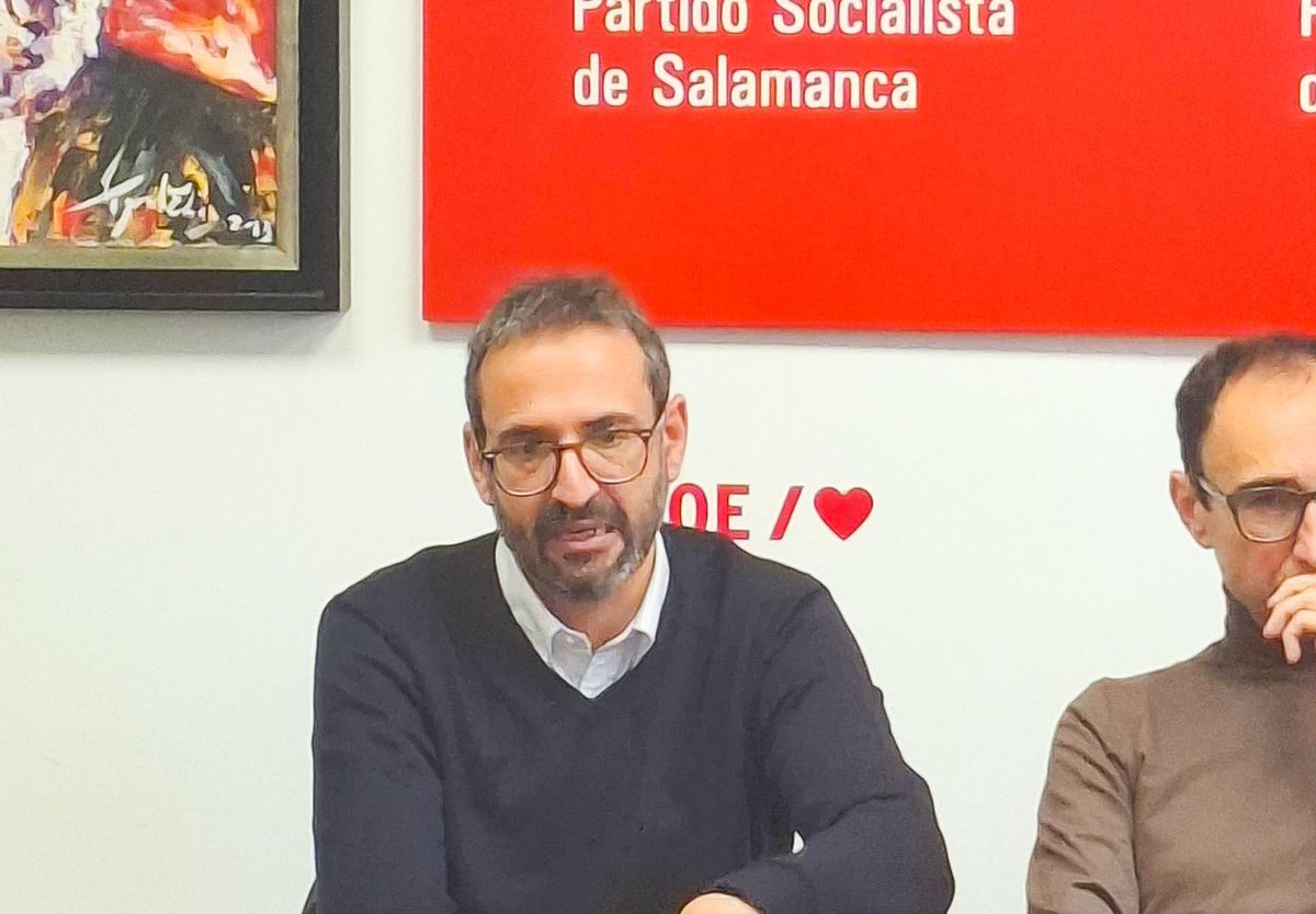 PSOESalamanca's tweet photo. 🇵🇸 La sede del PSOE de Salamanca ha acogido una Charla-coloquio sobre ‘La Situación en Palestina’.

👉🏻 Estuvieron presentes Sergio Gutiérrez, portavoz socialista en la Comisión de Asuntos Exteriores del Congreso, y Juan Luis Hernández y Jesús Piñuela, de Amnistía Internacional. https://t.co/raEYKOpZVD