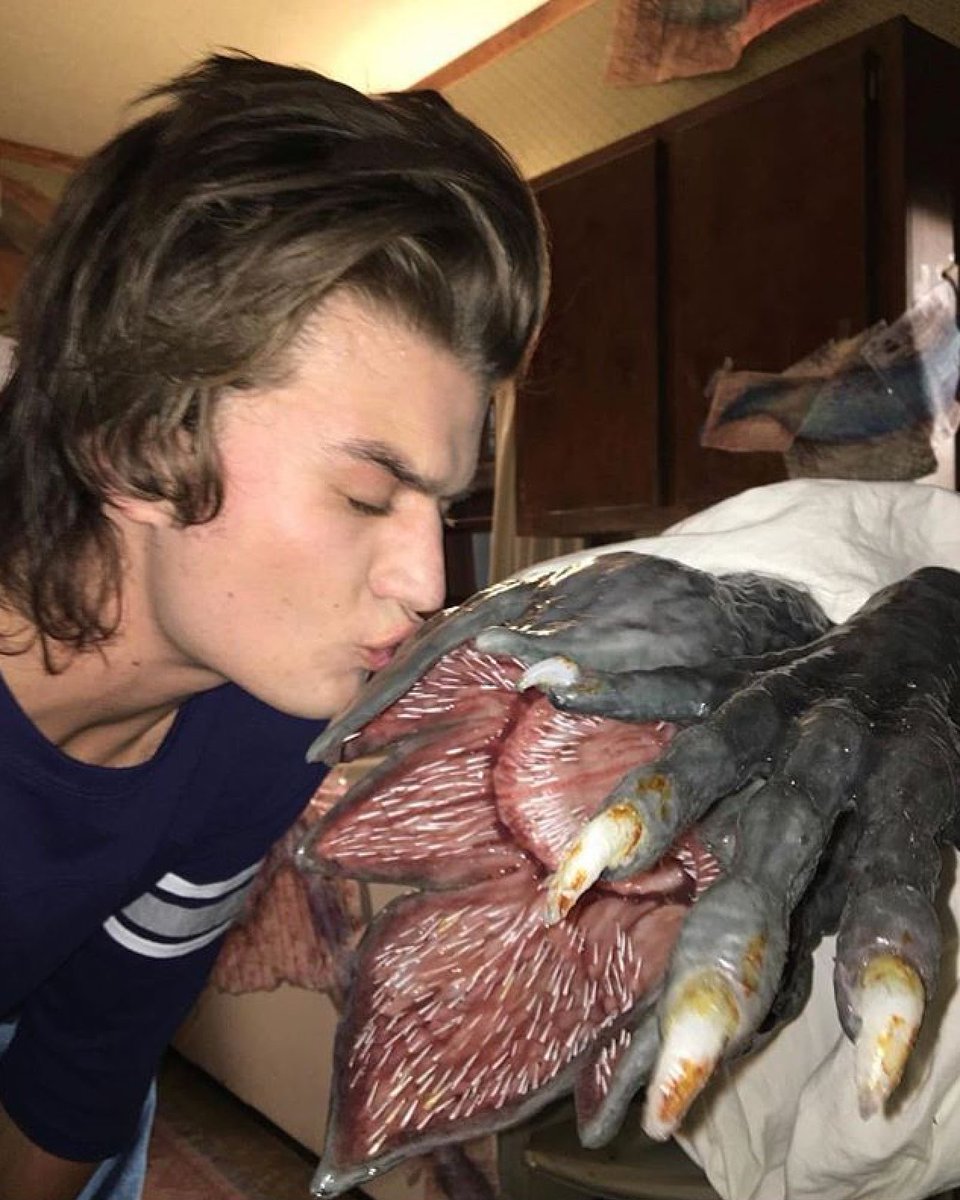 boy king (@girlwreckage) on Twitter photo 