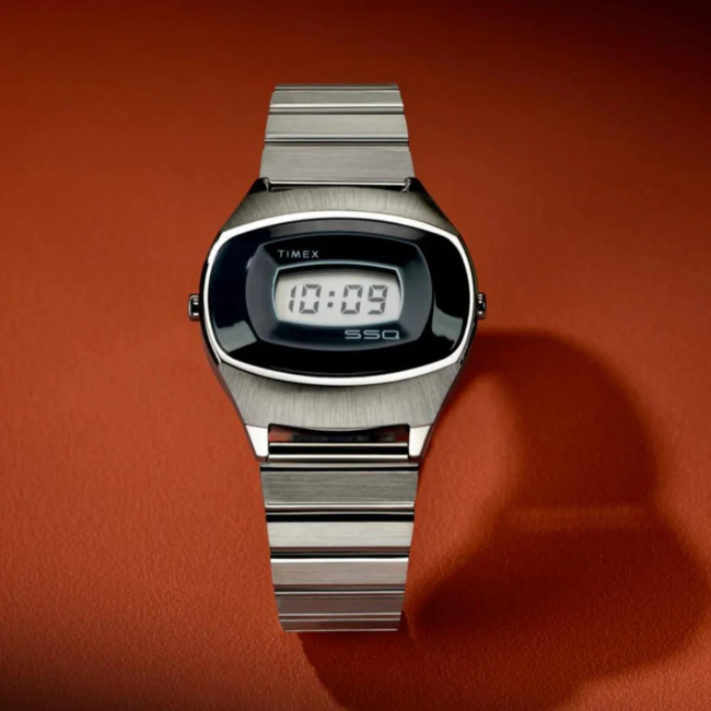 RetroToGo's tweet image. The 1975 Timex SSQ digital watch was the label’s first-ever digital timepiece. And now it has been reissued in all its retro glory. bit.ly/3Xq8Gmn